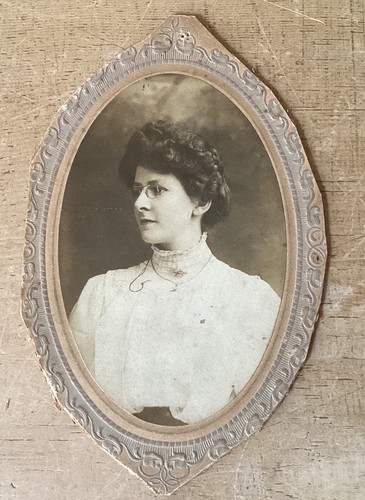 Edwardian cabinet card - card, in