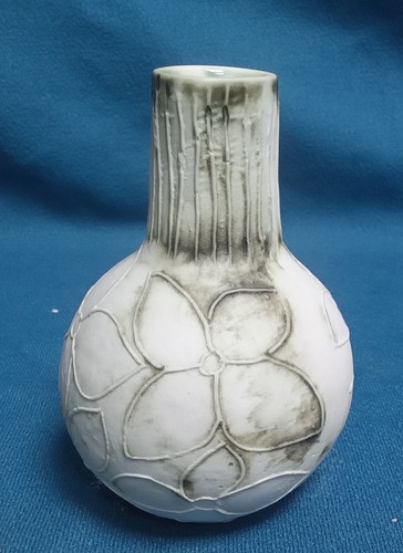Carn pottery bud - '', ''