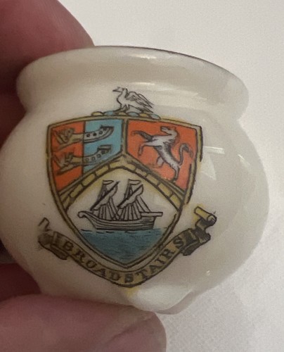 Broadstairs crested china pot - broadstairs,