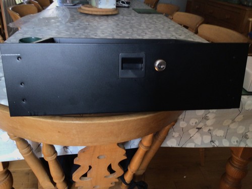 Lockable drawer for rack - hi,