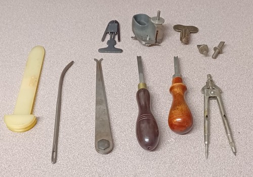 Vintage leatherwork tools - leatherwork,