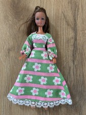 Vintage Pippa Doll With Outfit - Pedigree