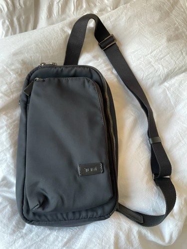 Tumi harrison gregory sling - harrison,