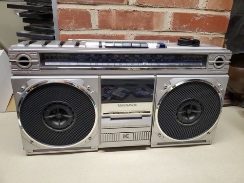 Vintage magnavox d8120 - magnavox,