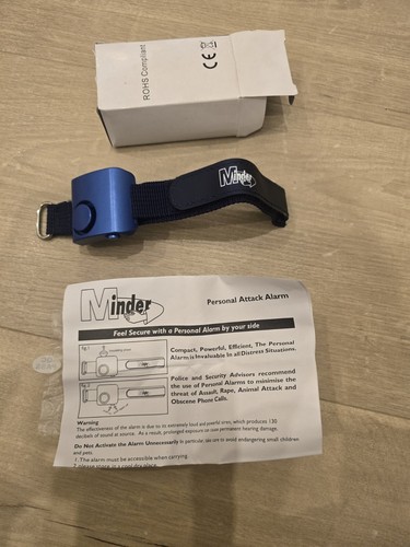 Minder loud wrist - loud, worn