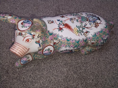 Antique famille rose - rose, pig