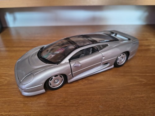 Jaguar xj220 silver 18 - silver, 1:18