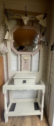 Vintage shabby chic hall - vintage, stand