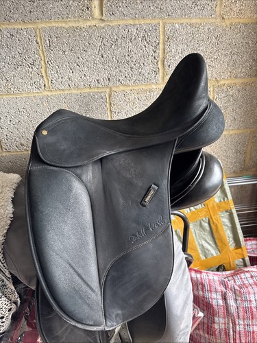 Inch wintec black isabel - 17.5,