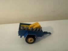 Britains Farm Cargo Trailer & Accessories Hay Bales Milk Churns & Sacks Bundle