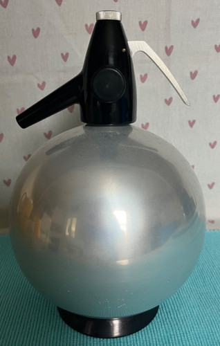 Vintage round silver - round, soda