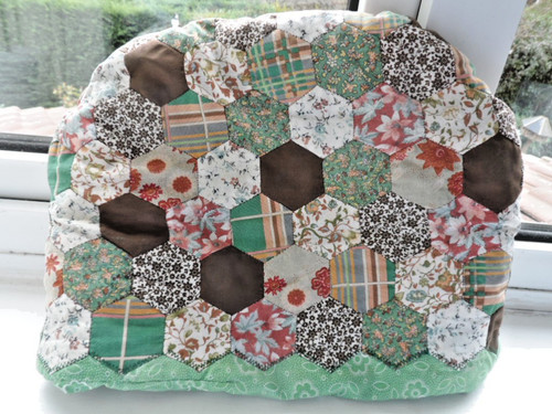 Vintage patchwork tea - , cosy