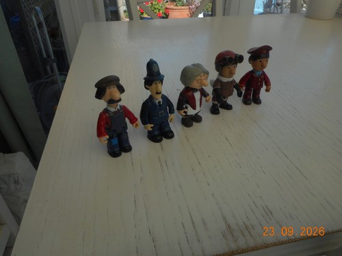 Postman pat five larger - five,