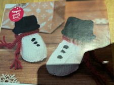 Baby Snowman Bootees Knitting Pattern.