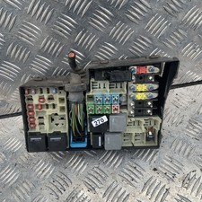 FORD FOCUS 08-11 FUSE BOX