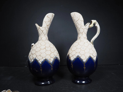 Antique pair jugs thomas - of,