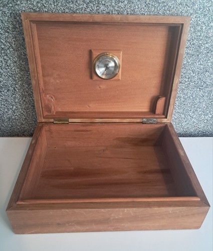 Humidor cigar made - , of
