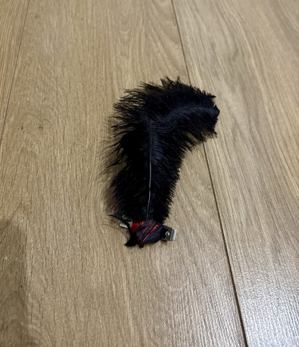 Black red feather showgirl - black,