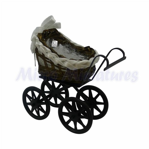Dolls house brown - house, wicker