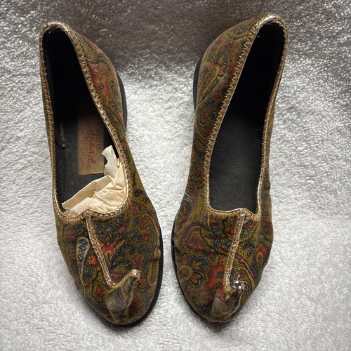Pair vintage childs pointed - vintage,