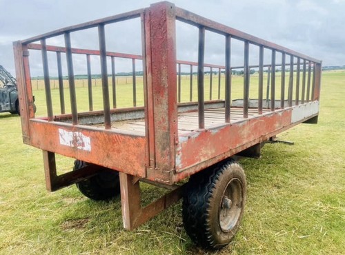 Feed trailer cattle - trailer, /
