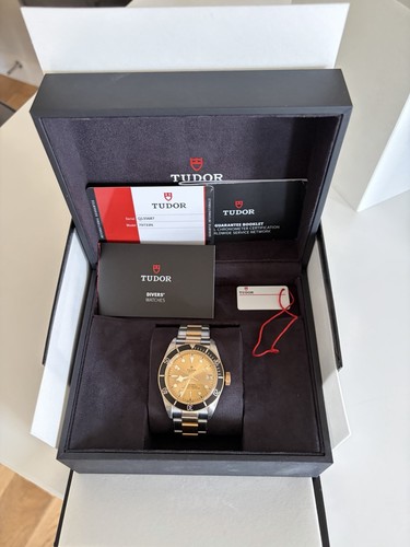 Tudor black bay 41mm - black,