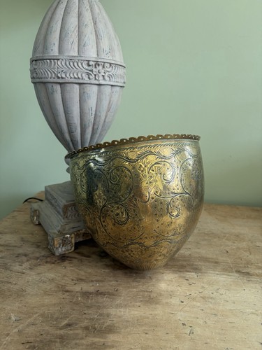 Vintage brass indian - brass, scallop