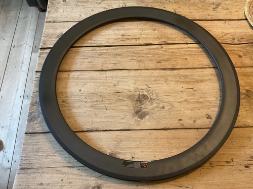 Road bike carbon wheel rim