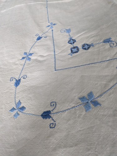Vintage linen hand embroidered - linen,