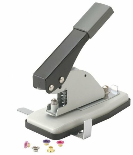 Eyelet machine with - machine,