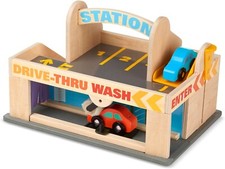 Melissa & Doug Service Station Parking Garage With 2 Wooden Cars And Drive Thru