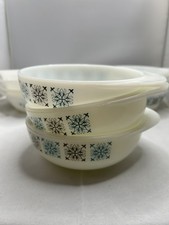 11 X Vintage JAJ Pyrex Chelsea