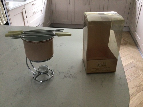 New chocolate fondue set - new,