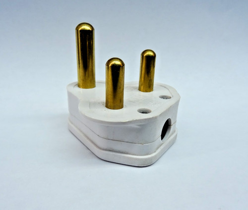 Ced 15a round pin plug - 15a, top