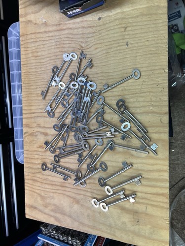 Key cutting machine - key, machine/key