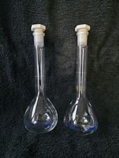 LAB GLASSWARE VOLUMETRIC FLASKS 100ml x 2 FLASKS BOROSILICATE GLASS WITH CAPS