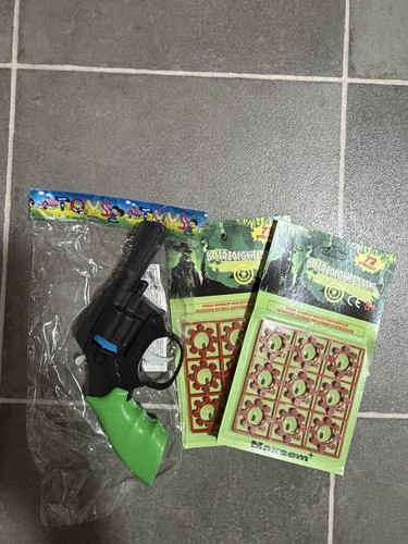 Toy cap gun with packs - cap, 2