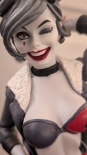 HARLEY QUINN DC BOMBSHELL RED