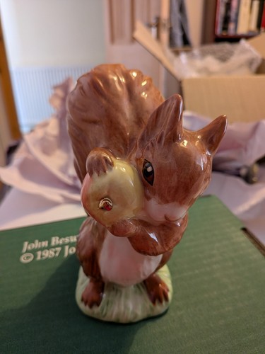 Beswick squirrel nutkin gold - beswick,