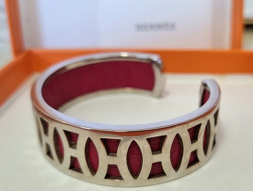 Hermes logo metal and - logo,