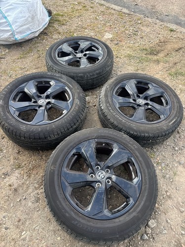 225 toyota rav4 - 225/60/18,