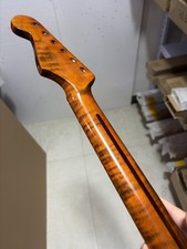 22 Frets Roasted Flame Maple