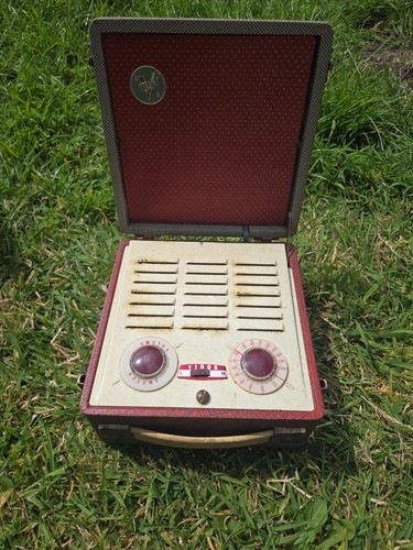 Vidor portable suitcase radio - portable,