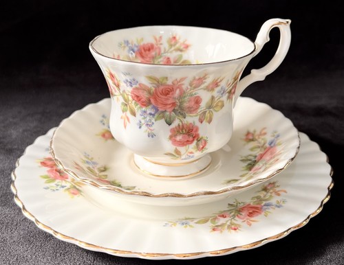 Royal albert moss - royal, rose”