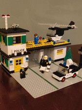 Lego police station 381 - lego,