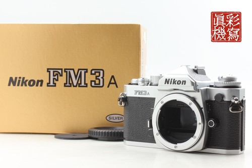 Almost unused box nikon - in,
