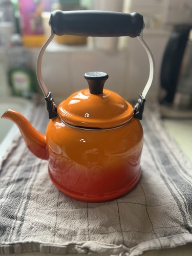 Vintage creuset kettle - le,