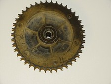 SUZUKI DR 600 SN41A 1984-1989 SPROCKET CARRIER SPROCKET MOUNT