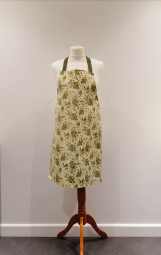 Harrods classic green roses - green,