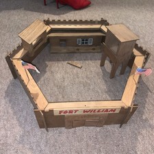 Raytel Vintage Wooden Fort